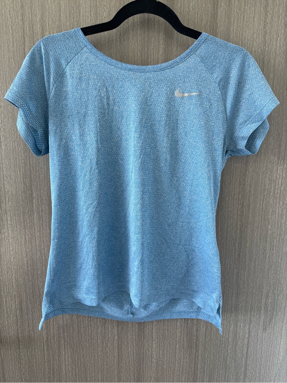 Nike Women's Heathered Sky Blue Short-Sleeve Training Tee